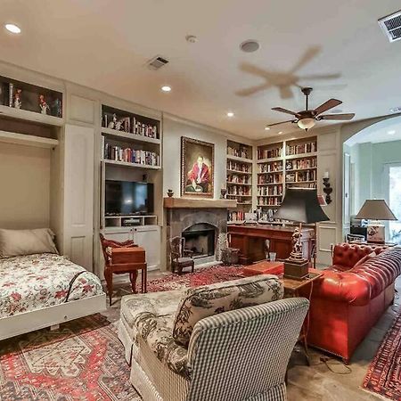 Artist'S Library With A Private Swimming Pool Apartment Houston Exterior foto